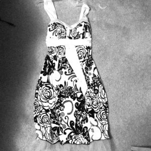 Cute summer dress with built in bra